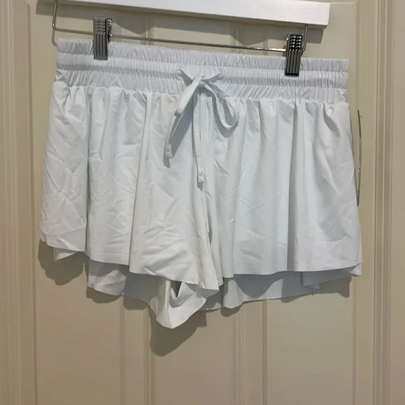 White Butterfly Shorts - Picture 2 of 4